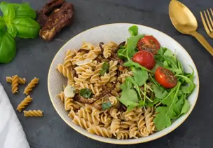 Schnelle Pasta mit getrockneten Tomaten