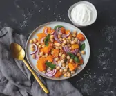 Warmer Kürbissalat mit Kichererbsen
