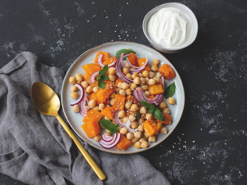 Warmer Kürbissalat mit Kichererbsen