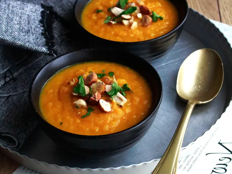 Möhren-Pastinaken-Cremesuppe