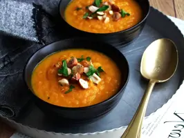 Möhren-Pastinaken-Cremesuppe
