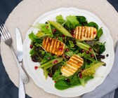 Frühlingssalat mit Halloumi