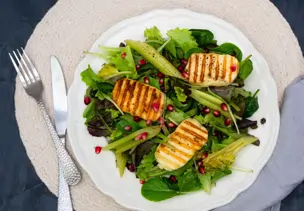 Frühlingssalat mit Halloumi