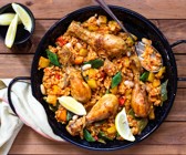 Paella valencianische Art mit Hähnchen