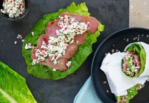 Salat-Wraps mit Putenschinken und Radieschen