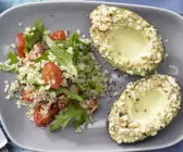 Tomaten-Bulgur mit Mandel-Avocado