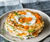 Avocado-Lachs-Pfannkuchen-Torte