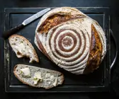 Herzhaftes Sauerteig-Roggenbrot