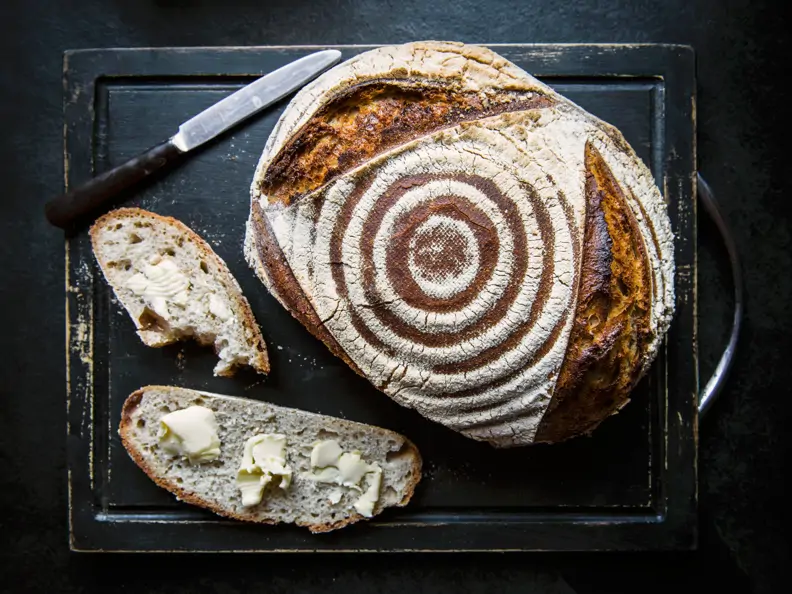 Herzhaftes Sauerteig-Roggenbrot