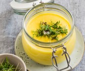 Sellerie-Kurkuma-Cremesuppe