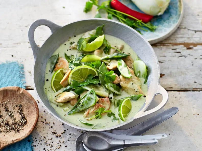 Hähnchen-Curry mit Matcha-Tee und Limette