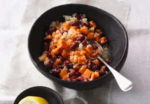 Süßkartoffel-Bohnen- Salat mit Quinoa