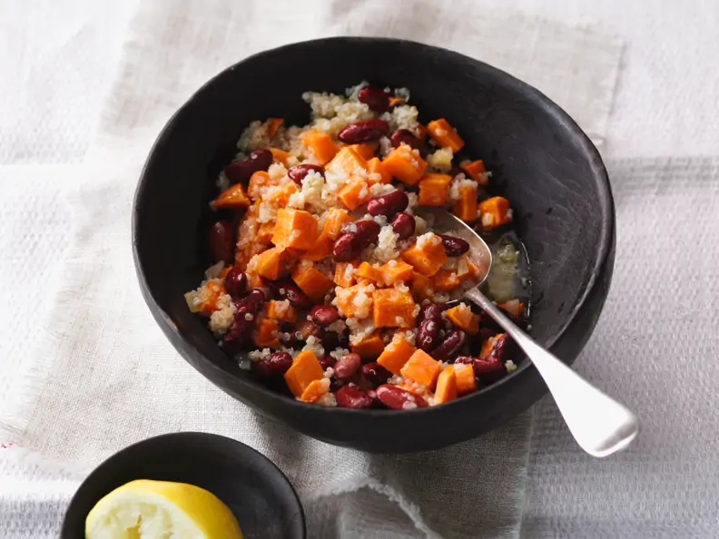 Süßkartoffel-Bohnen- Salat mit Quinoa