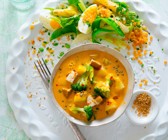 Gemüse-Curry mit Tofu und Spargel-Linsen-Salat