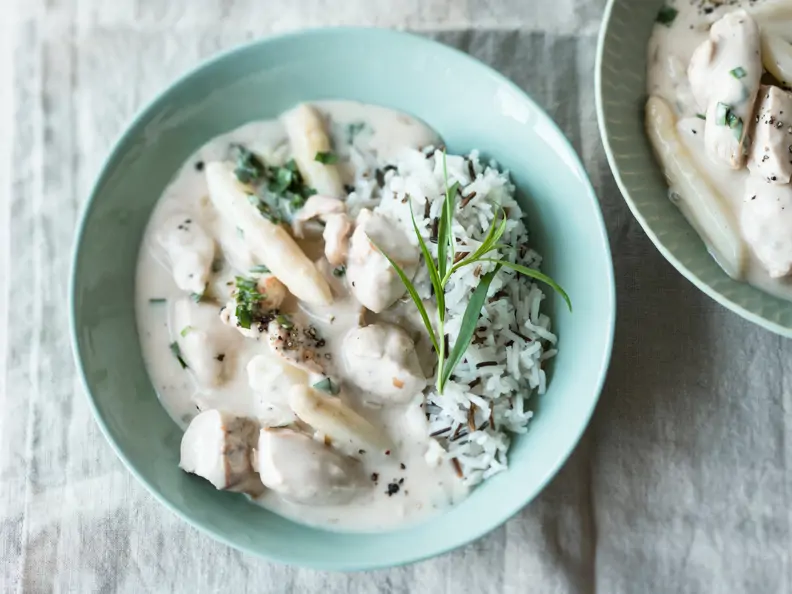 Spargel-Frikassee mit Huhn