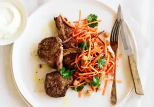 Lammkoteletts mit Möhren-Kichererbsen-Salat