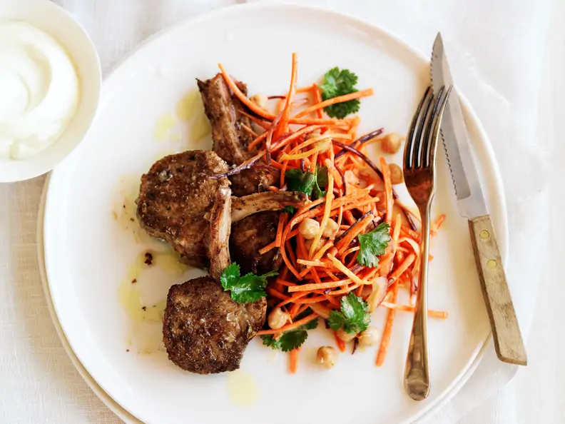 Lammkoteletts mit Möhren-Kichererbsen-Salat