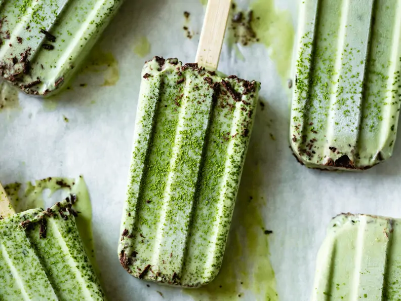 Cashew-Matcha-Eis