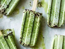 Cashew-Matcha-Eis