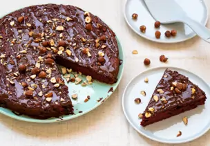 Angeschnittener Rote-Bete-Kakao-Kuchen