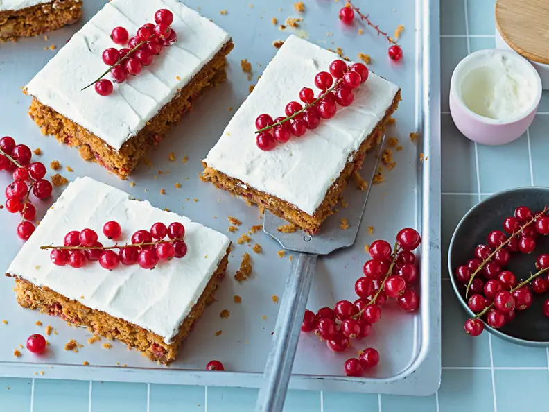 Johannisbeer-Nuss-Kuchen