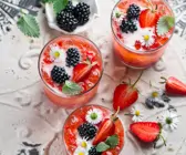 Spritzige Beerenbowle
