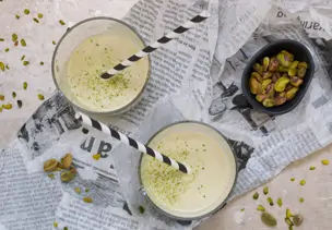 Vegane Pistazien-Mandelmilch