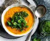 Linsensuppe mit Petersilien-Pesto