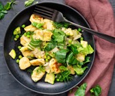 Gnocchi mit Mangold, Erbsen und Dill