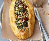 Teigtaschen gefüllt mit Spinat und Feta