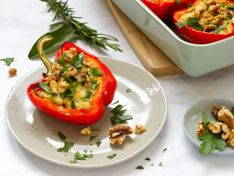 Gefüllte Paprika mit Quinoa, Ricotta und Kräutern