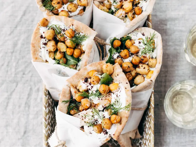 Pita-Wraps mit Huhn, Kichererbsen und Rucola
