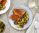 Gefüllte Süßkartoffel-Schnitzel mit Rosenkohl