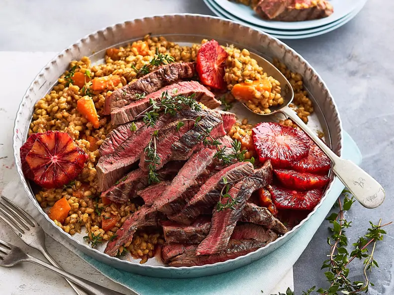 Graupen-Risotto mit Blutorange und Steakstreifen