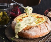 Käsefondue im Brot