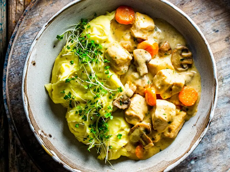 Hähnchengeschnetzeltes mit saurer Sahne