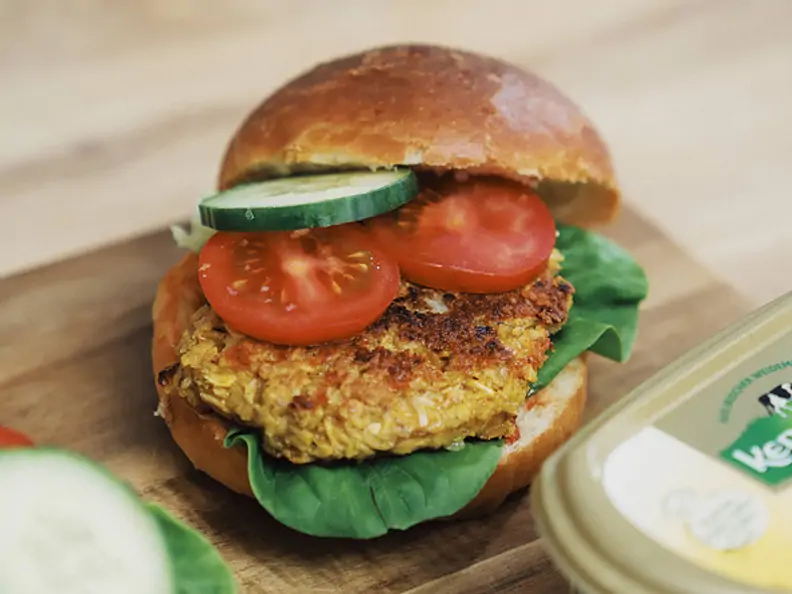 Veggie-Burger mit selbstgemachten Burger-Buns
