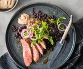 Flank-Steak · schwarze Bohnen · Chipotle-Mayonnaise