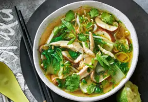 Asiatische Hühnersuppe