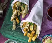 Zucchini-Pommes mit Senf-Dip und Parmesan