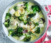 Fisch-Gratin mit Brokkoli, Zucchini, Pesto und Mozzarella