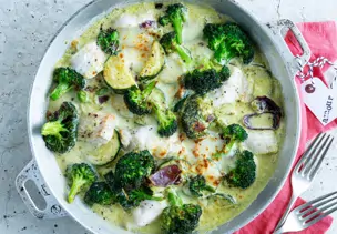 Fisch-Gratin mit Brokkoli, Zucchini, Pesto und Mozzarella