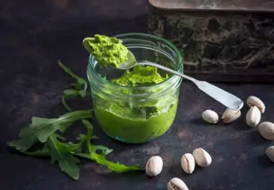 Pistazien-Rucola-Pesto