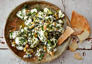 Marinierter Feta mit Walnüssen