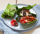 Gefüllte Kohlrabiblätter mit Feta und Tomaten