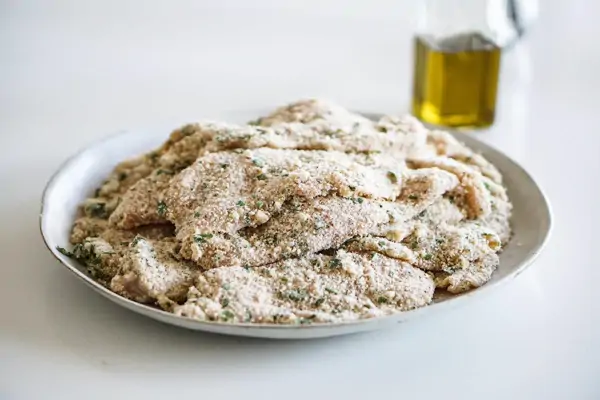 Schnitzel panieren