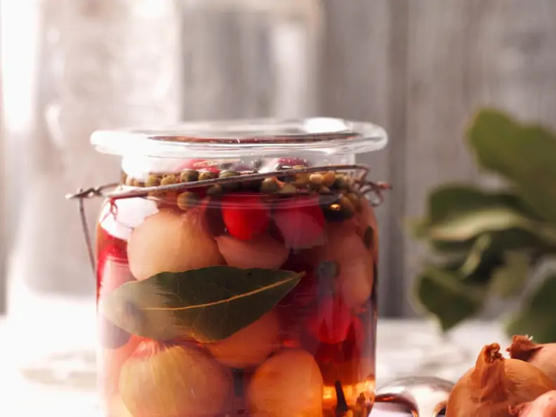 Eingelegte Perlzwiebeln mit Cranberries