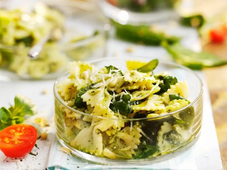 Nudeln mit Spinat und Käse