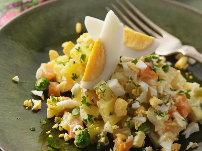 Kartoffelsalat mit Süsskartoffel