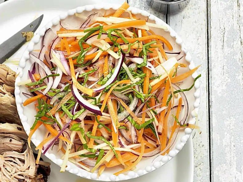 Karottensalat mit Zwiebel